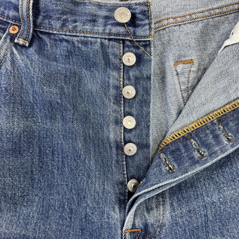 Levis 501 Original Fit Mens Blue Denim Straight Leg Button Fly Jeans W40 L30 - Picture 5 of 12